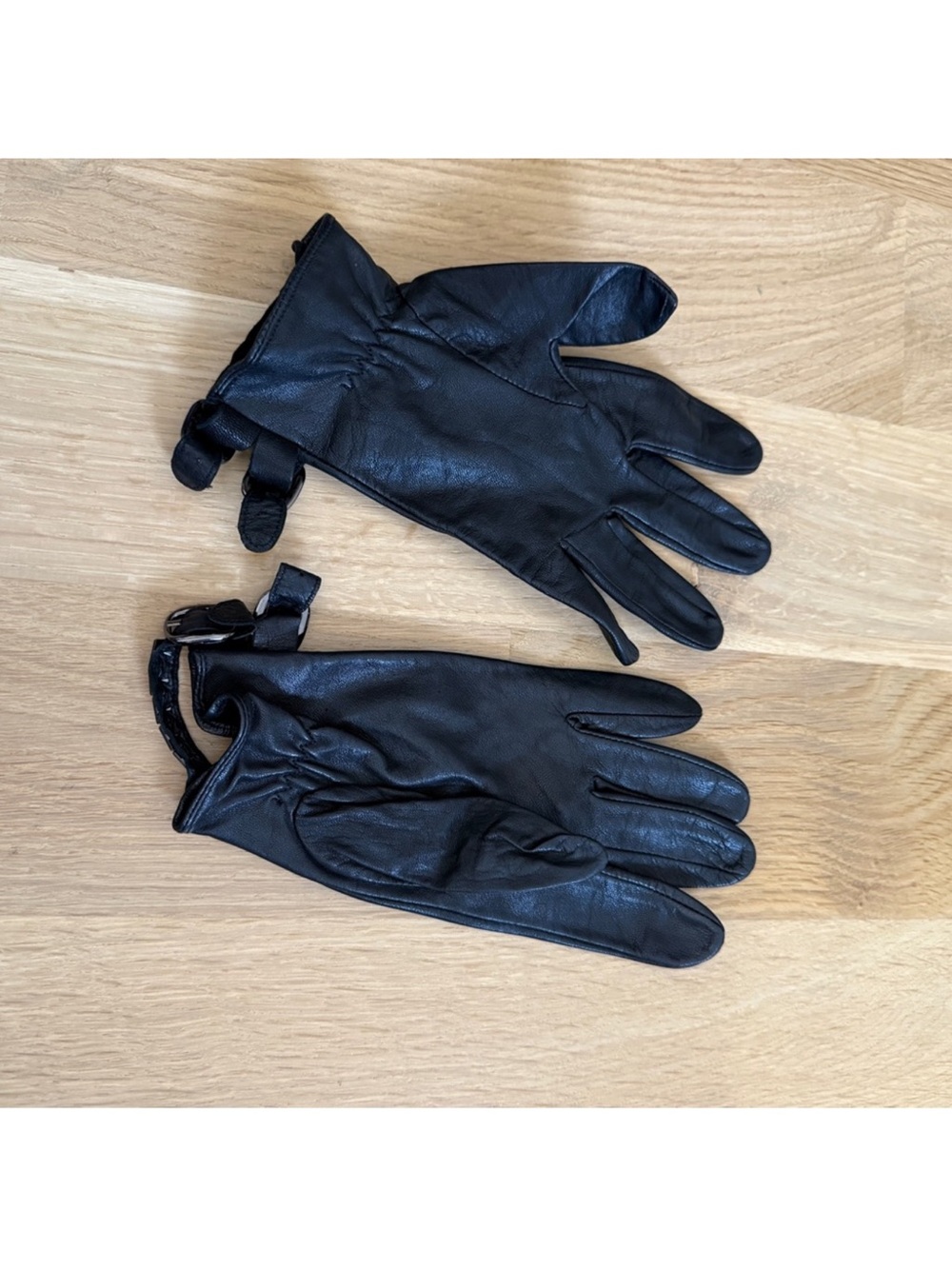Classic Black Leather women’s gloves